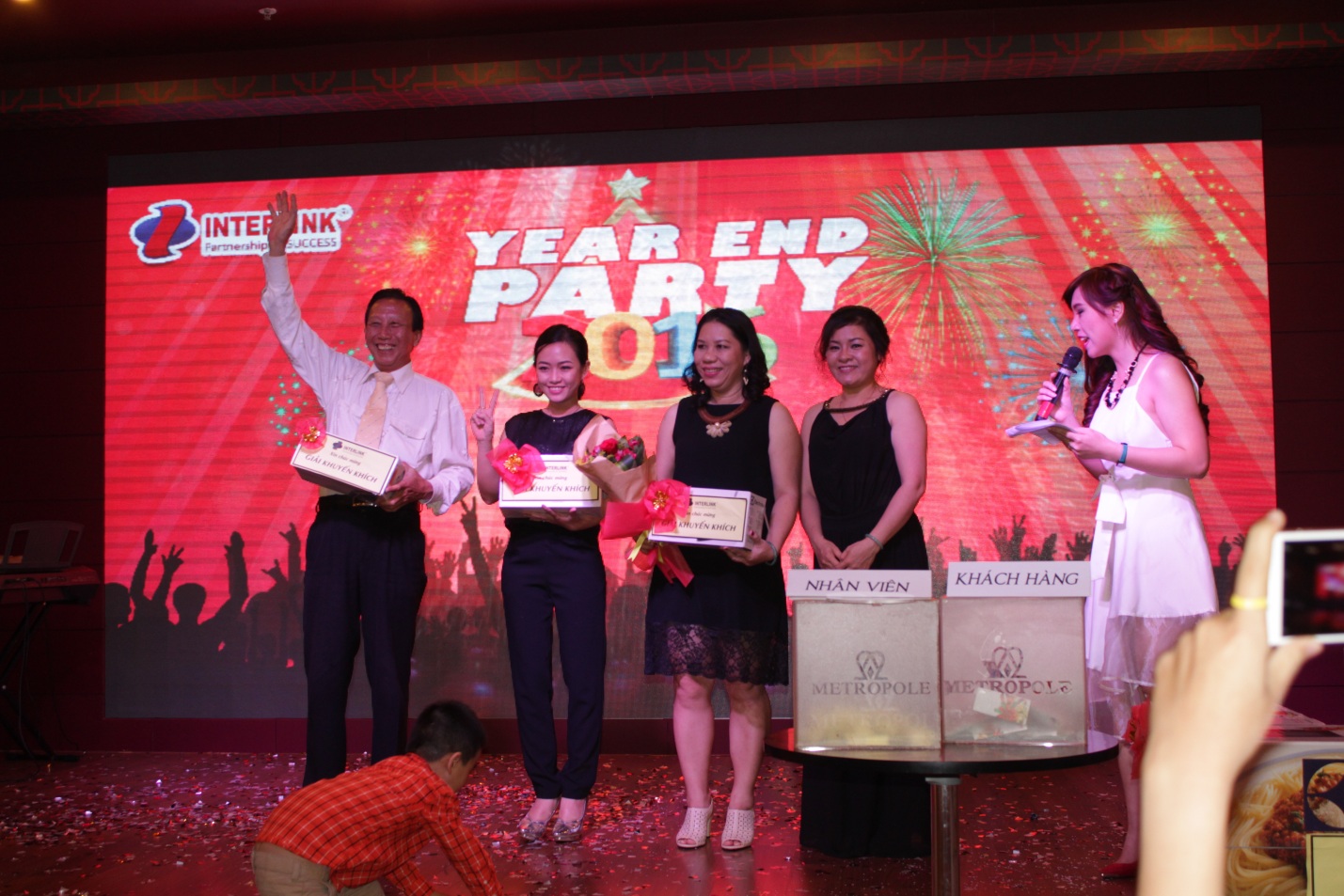 tiec tat nien 2016 -14