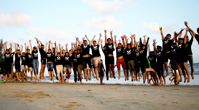 Bay cao như cánh chim đại bàng