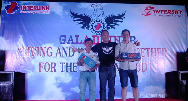 Trao-giai-Teambuilding