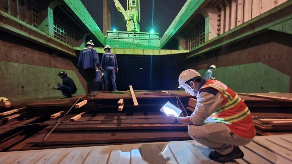 interlink-van-chuyen-thep-tam-tu-han-quoc-ve-viet-nam