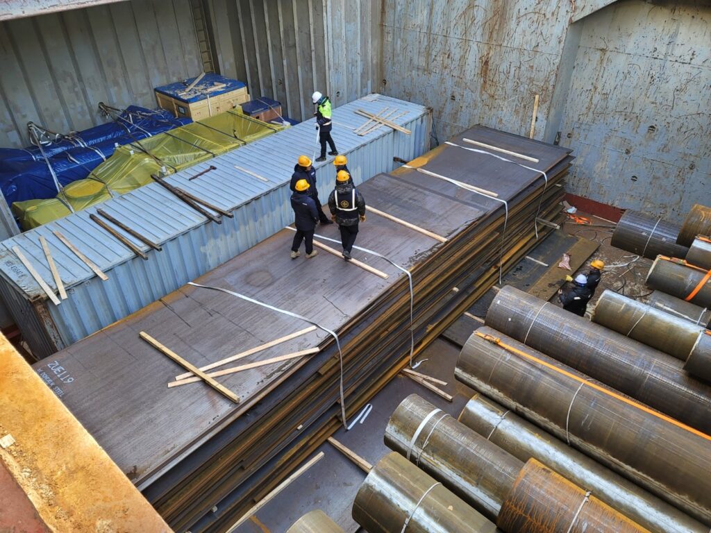 interlink-van-chuyen-thep-tam-tu-han-quoc-ve-viet-nam