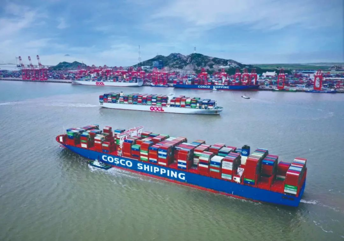 OOCL chi hơn 3 tỷ USD để đặt đóng 14 siêu tàu chạy methanol